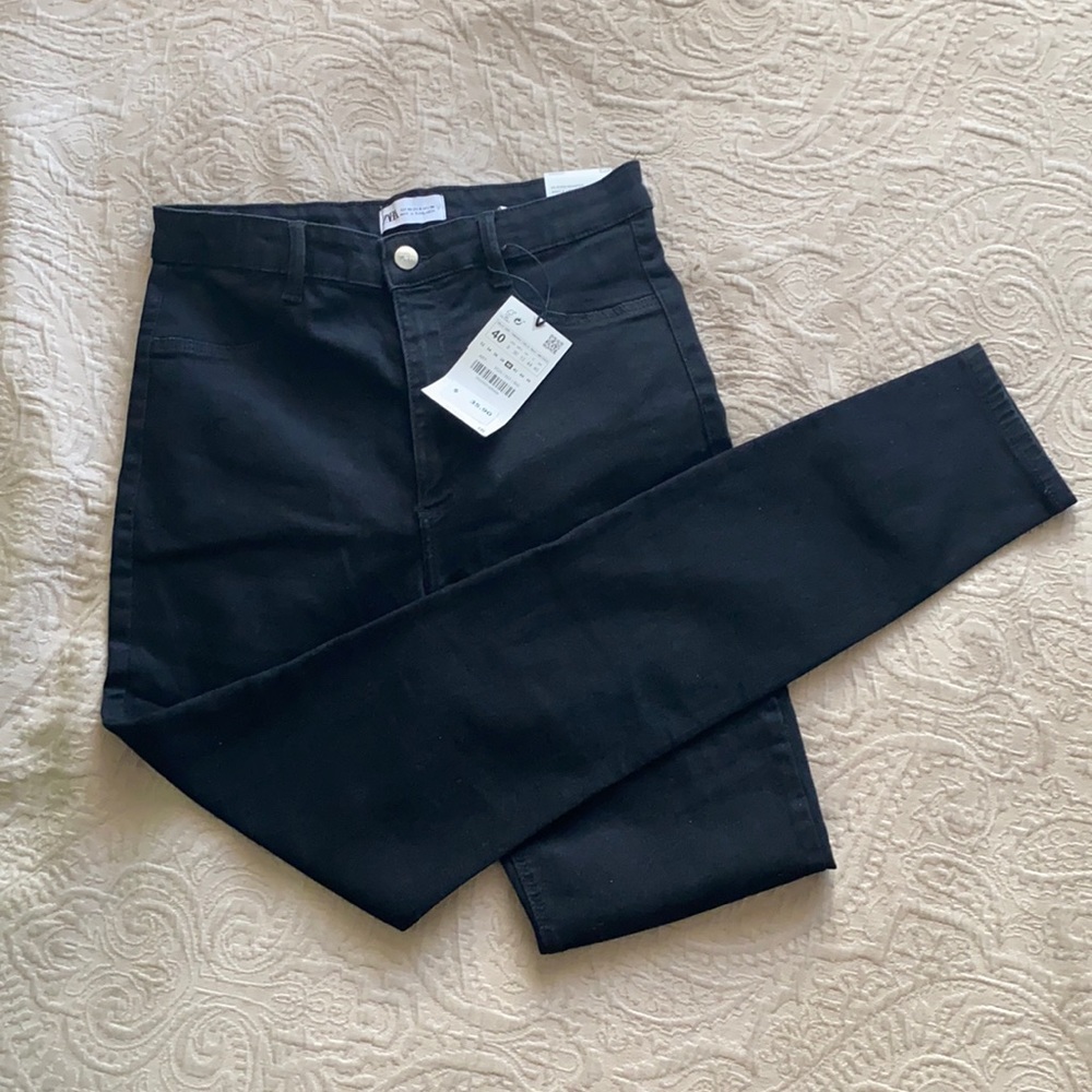 Black Hi rise Shaper Ankle Length Jeans (Zara)!